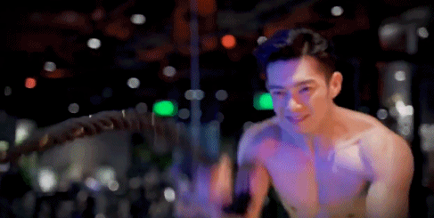 辰亦儒40歲狀態太好了!背肌夾萬物是這麼練成來的 辰亦儒40歲狀態太好了!背肌夾萬物是這麼練成來的