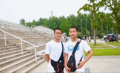 “最牛雙胞胎”黃警楊景：母親早逝，兄弟齊心考入清華報答父母