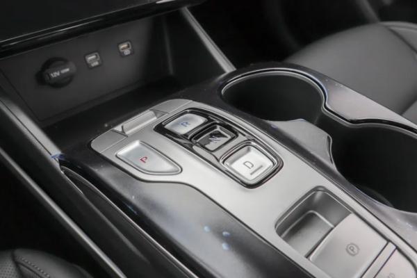 SUV第五代途勝L，標配200馬力+6.2升油耗，外觀還比較新穎