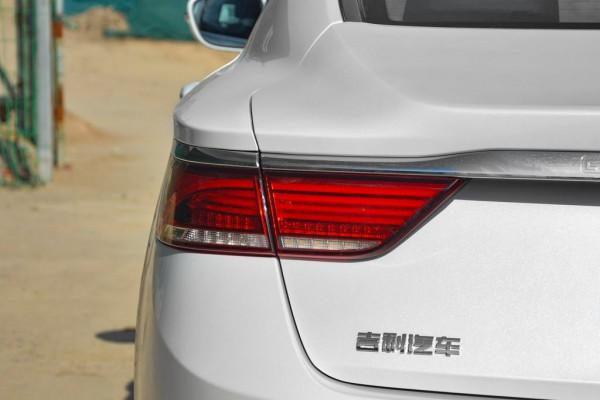 實拍吉利博瑞ePro,15.58萬起售,車長4986mm,價效比到底如何? 實拍吉利博瑞ePro,15.58萬起售,車長4986mm,價效比到底如何?