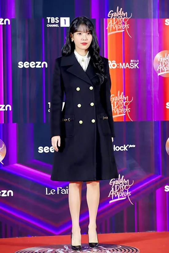 Iu像個剛畢業第一天去公司報道的職場小白