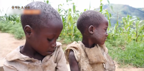 太心酸,非洲一家窮得只剩一口鍋,孩子餓得偷鄰居食物!紀錄片 太心酸,非洲一家窮得只剩一口鍋,孩子餓得偷鄰居食物!紀錄片