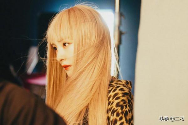 楊冪 金髮冪好喜歡 ​​​ 楊冪 金髮冪好喜歡 ​​​