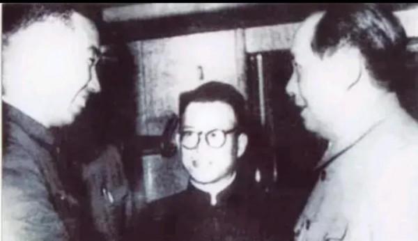 王百評把妻子做人質，與土匪偽軍結拜，護劉少奇 萬兩黃金過豫北