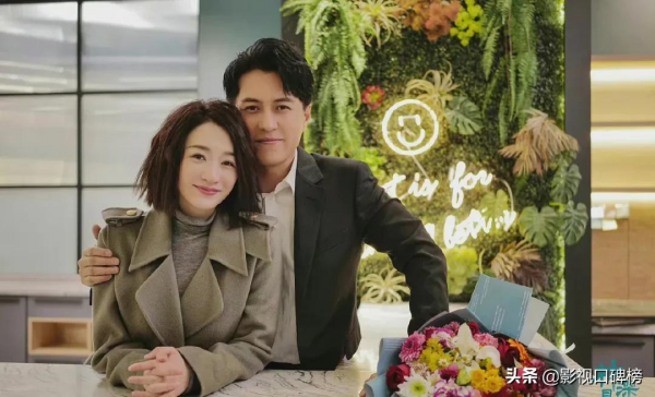 李小冉又一部新劇殺青！和靳東合作，中年偶像劇成了香餑餑