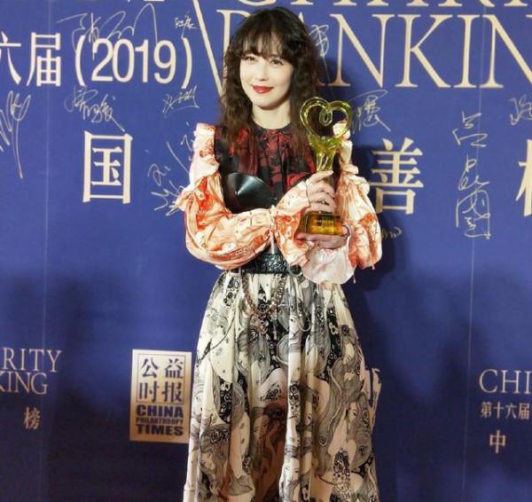 周海媚是天然美，不整容拉皮反而看起來很自然舒服