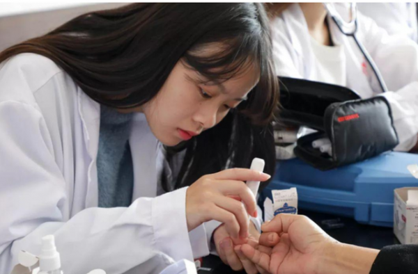 喝醋可以協助降血糖嗎？醫生給出合理解釋，可以注意一下