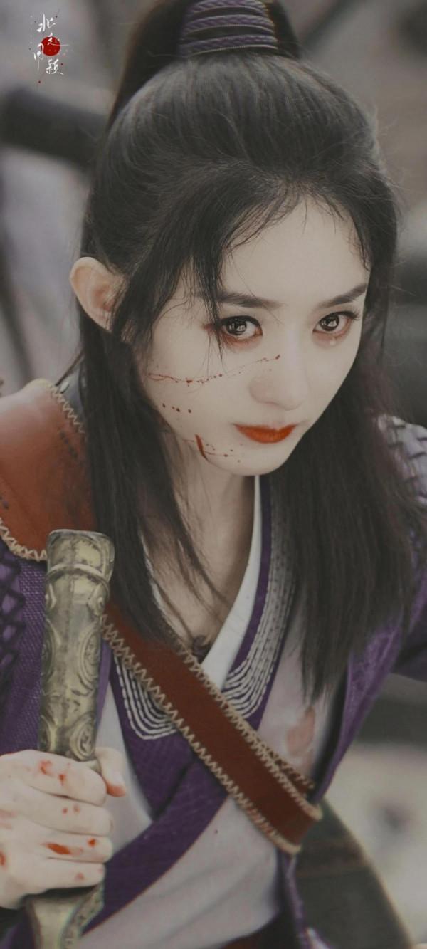 當阿翡受傷以後，戰損照也是絕美的，好好看的趙麗穎