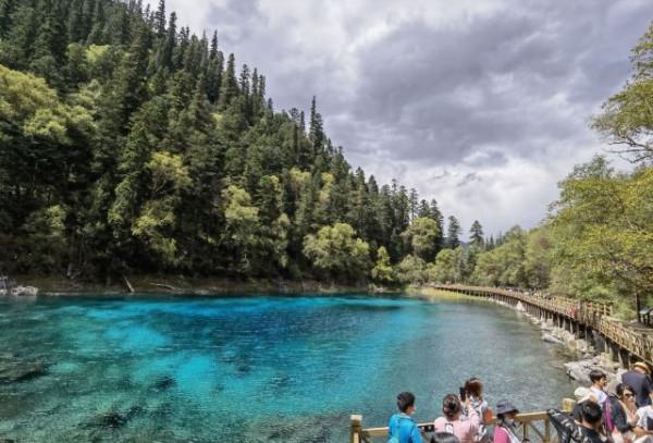 九寨溝+黃龍5天4晚旅遊,九寨溝遊玩攻略 九寨溝+黃龍5天4晚旅遊,九寨溝遊玩攻略