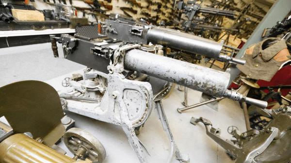 美國土豪軍迷自建大型軍火庫 戰鬥力可匹敵正規軍 美國土豪軍迷自建大型軍火庫 戰鬥力可匹敵正規軍