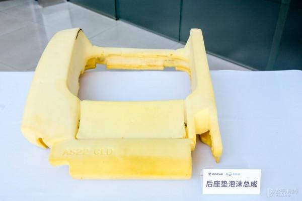 便捷又安全 榮威RX5 PLUS整合式兒童座椅解析