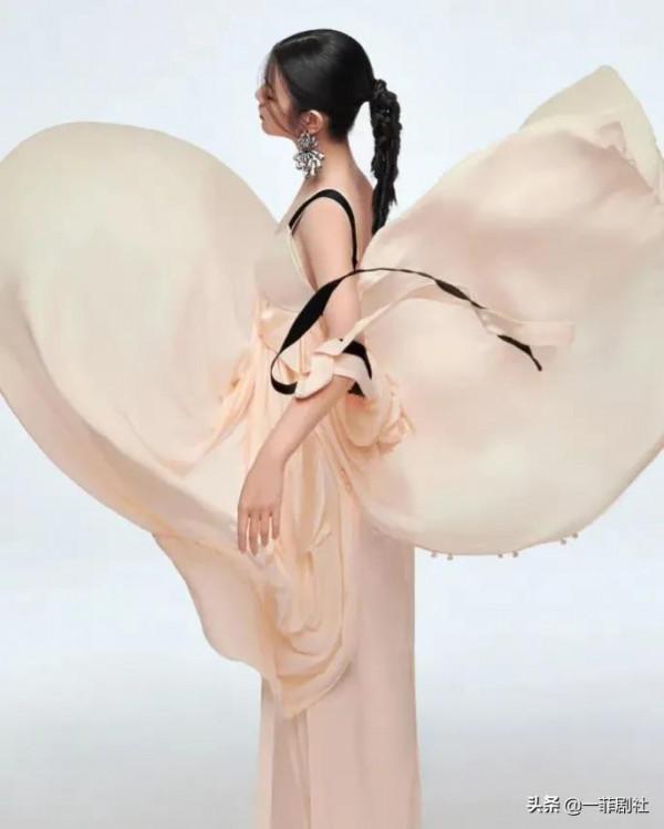 娛樂圈最新爆料，眾多頂流在內，最新封面大片曝光，大瓜小瓜來了