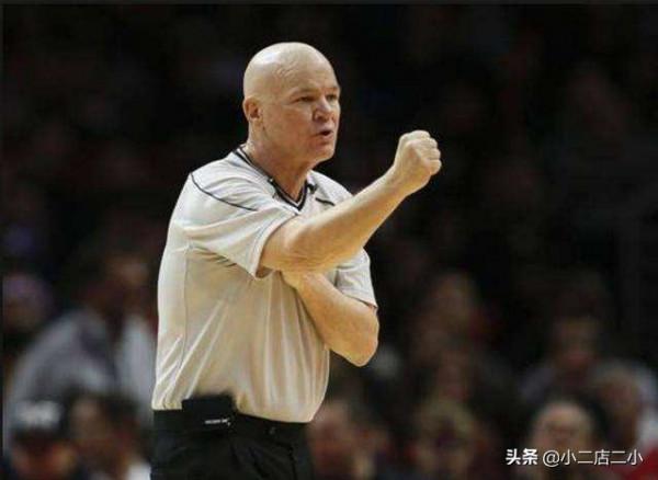 籃球運動詞彙- Charging &amp; Blocking foul