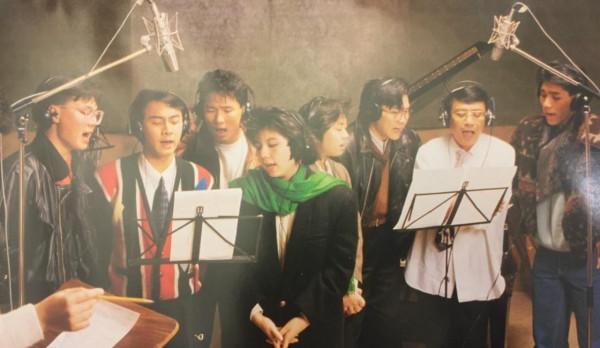 2002年羅文去世,劉鑾雄現身葬禮討債100萬,而張國榮卻為何缺席 2002年羅文去世,劉鑾雄現身葬禮討債100萬,而張國榮卻為何缺席