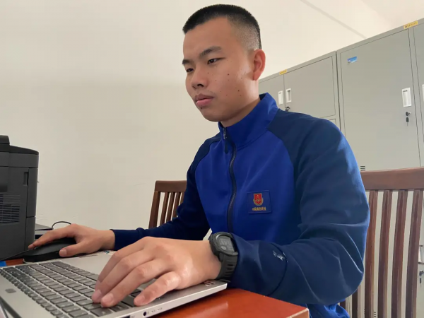 跨省駐防 | 以筆為戈 以紙為戎 案牘上的“守夜人”