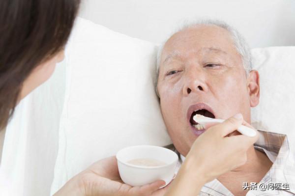 中老年人補充葉酸好處多，預防腦卒中、老年痴呆，趕緊吃起來