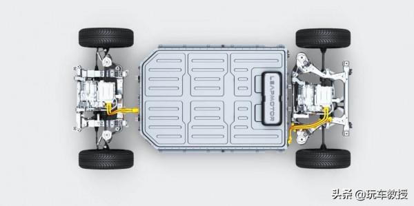 售價不到16萬，帶三聯屏+無框車門的零跑C11怎麼選最合適？