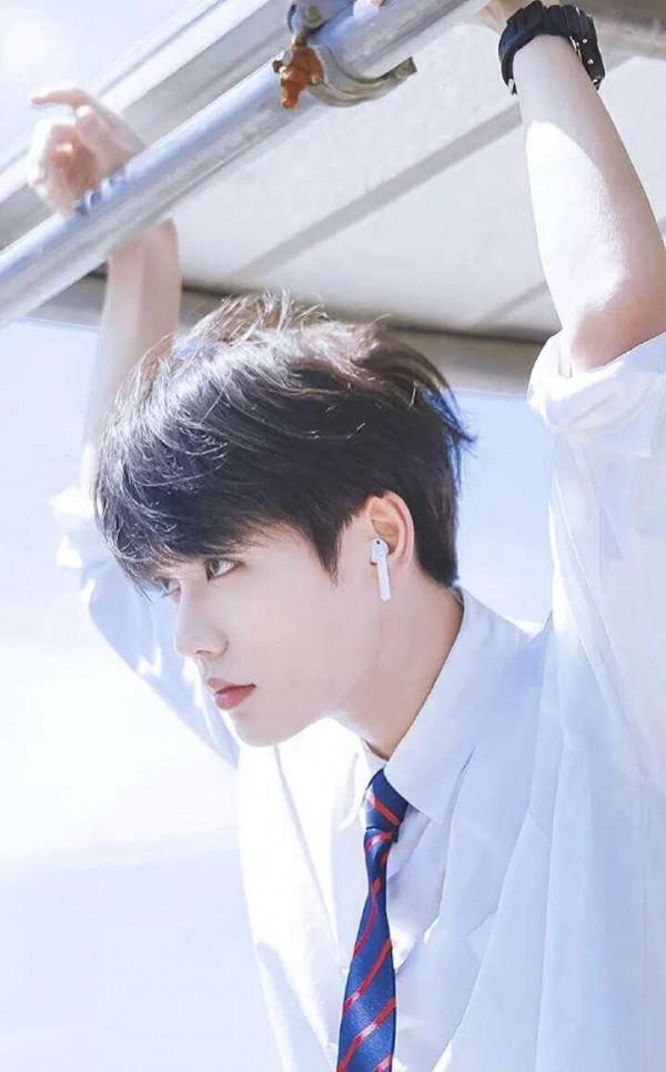 林彥俊——漫畫裡走出來的美男子