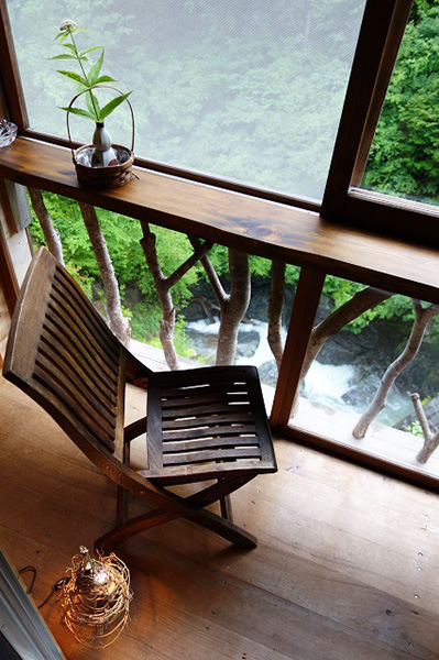 愉快的獨自溫泉｜乘坐小火車前往的秘境溫泉“富山縣名劍溫泉”