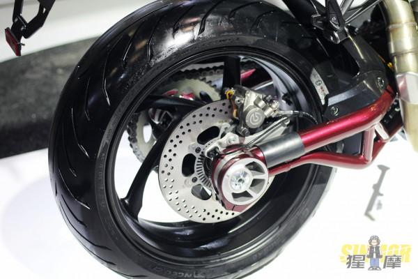 重慶摩博會 Benelli TNT899參展 傳奇三缸車型繼續延續經典