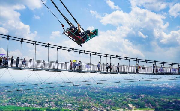 基建狂魔｜中國的世界之最——玻璃橋