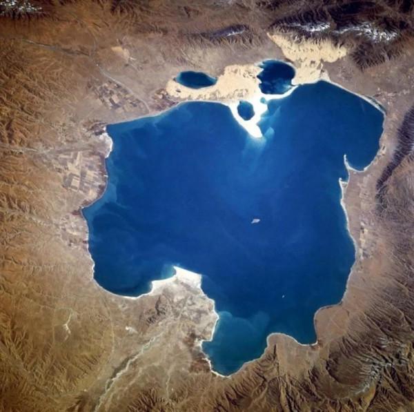 非洲採鹽人的亡命財富:全身潰爛,幾年後雙目失明,每天僅賺60元 非洲採鹽人的亡命財富:全身潰爛,幾年後雙目失明,每天僅賺60元