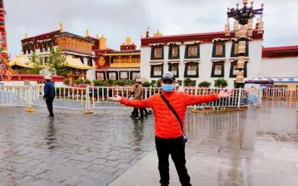 男子騎125摩托用9天時間從連灘西壩開到西藏拉薩，全程4千多公里