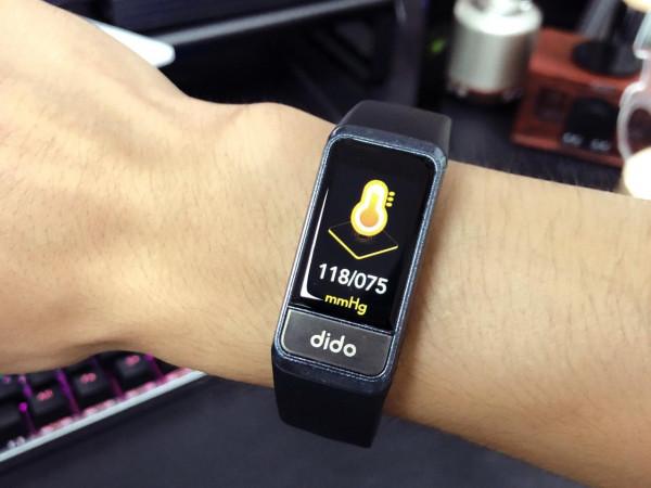 dido Y12 智慧手環釋出，面向中老年人，可秒變高精度心電監護儀