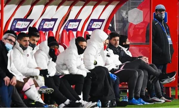 一手好牌打的稀爛，波帥引發球員不滿，執教曼聯真的可能嗎？