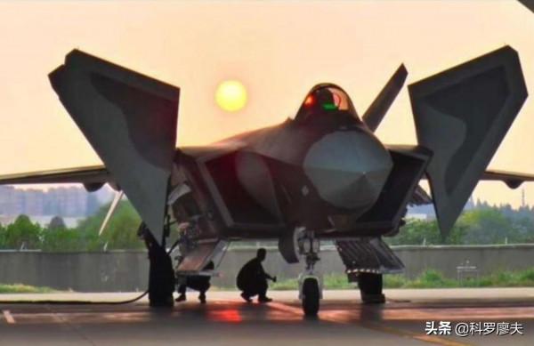 俄專家：蘇-57造價僅4千萬美元，而殲-20單價超1億美元，真的嗎？