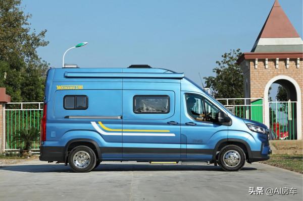 B型車上也能容下2室1廳？霸氣沉穩，還省油，老兩口輕鬆用的V590