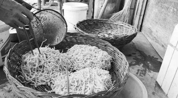 50歲農村大叔沒文化，每月收入15000元，年輕人應該把他當作榜樣