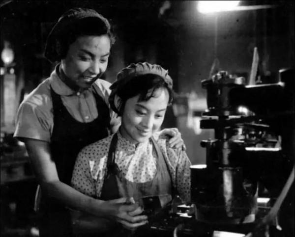 老電影（0536）《向陽花開》天馬電影製片廠（1960）電影劇照欣賞