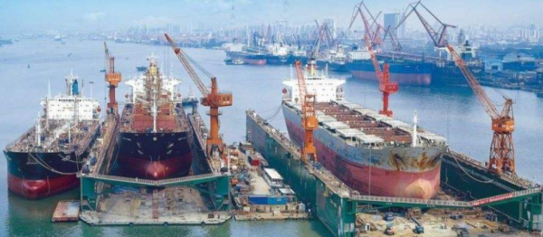 中美造船實力對比：二戰美國爆艦輝煌一去不返，現輪到中國下餃子