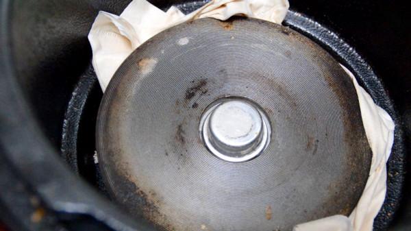 不管電飯煲有多髒，教你一個不外傳竅門，1分鐘擦得乾淨如新