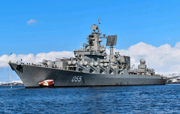 驅逐艦勝過巡洋艦，052D驅逐艦與瓦良格巡洋艦軍演，對比反差明顯