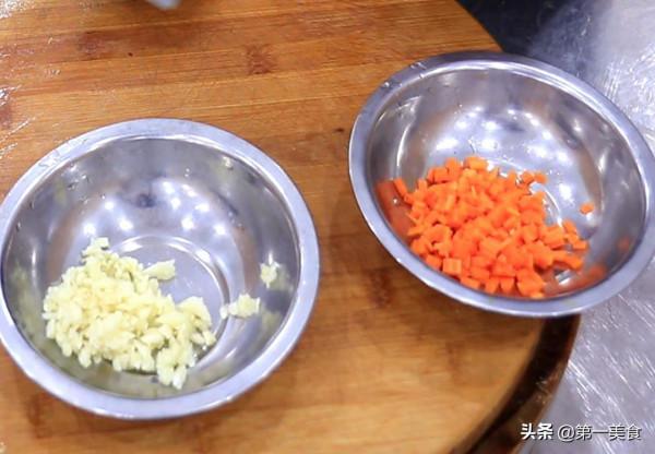 秋葵別再炒著吃了,試試這道高顏值的秋葵土豆泥,清脆可口又營養 秋葵別再炒著吃了,試試這道高顏值的秋葵土豆泥,清脆可口又營養