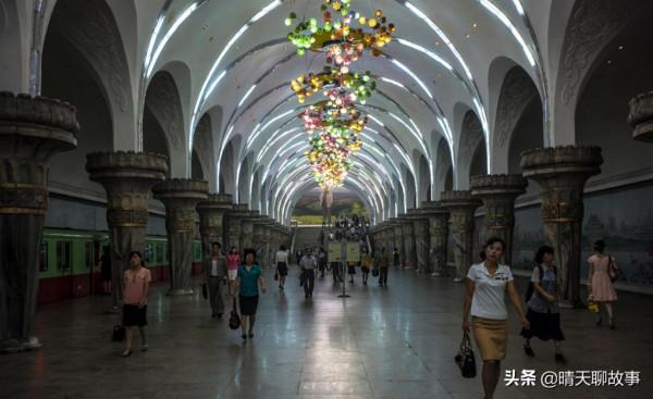 朝鮮地鐵有點像“地宮”，裝飾這麼氣派，也存在不少問題