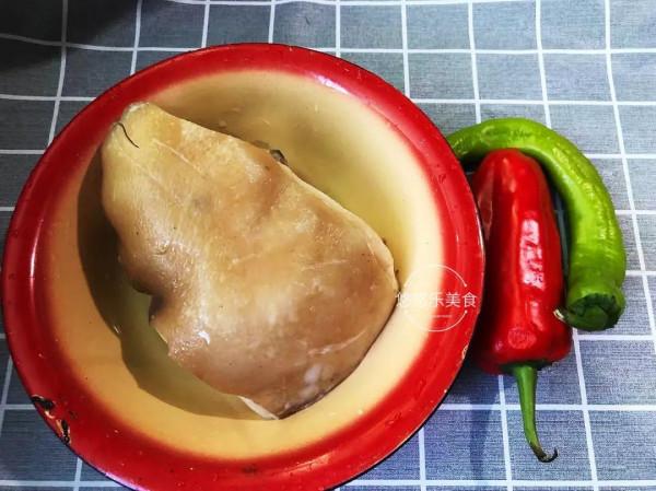 豬頭皮這樣做才好吃,鹹香入味,不腥還脆口,下飯真是絕了 豬頭皮這樣做才好吃,鹹香入味,不腥還脆口,下飯真是絕了