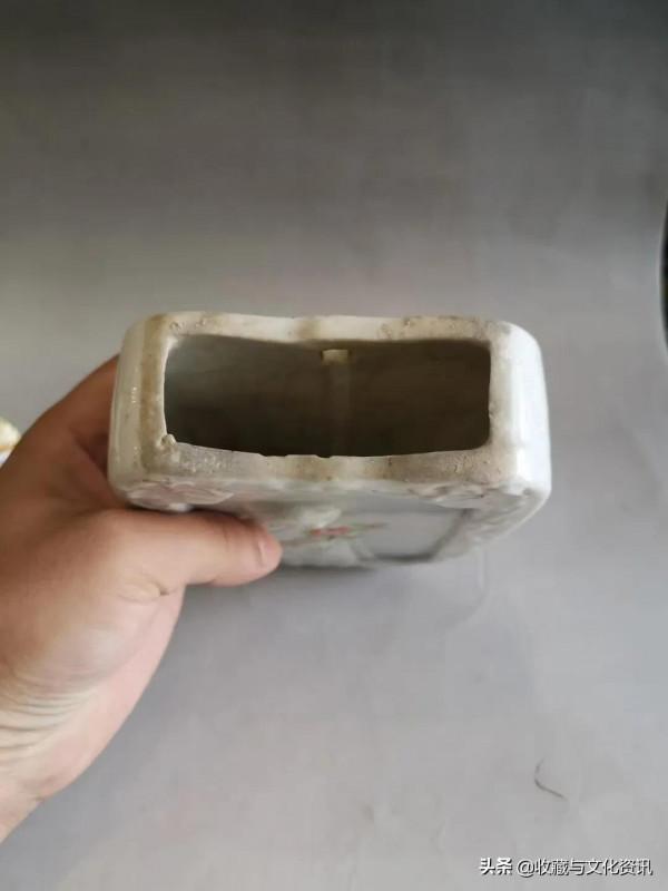 民國人物壁瓶花插鑑賞