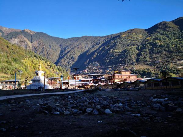 梅里雪山腳的世外桃源雨崩之旅第五天一一尼農峽谷 梅里雪山腳的世外桃源雨崩之旅第五天一一尼農峽谷