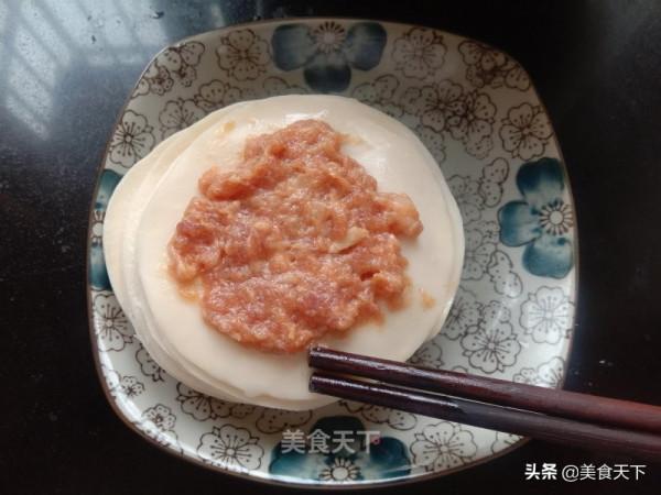 這樣的餡餅你喜歡嗎?皮薄餡多,用料十足!一口下去滿嘴留香 這樣的餡餅你喜歡嗎?皮薄餡多,用料十足!一口下去滿嘴留香