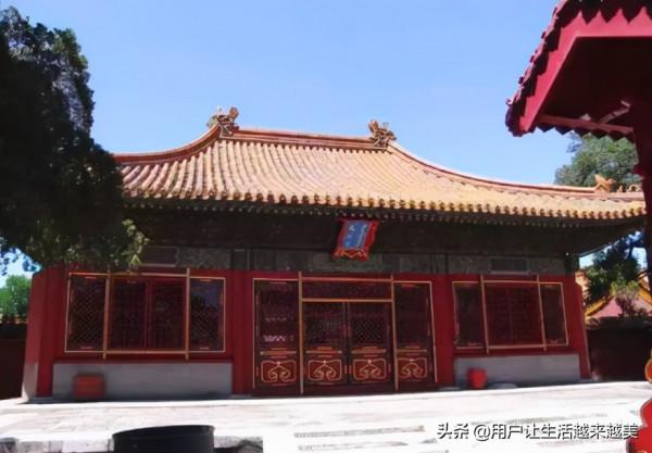 北京故宮是世界上現存規模最大、儲存最完整的木質結構古建築之一