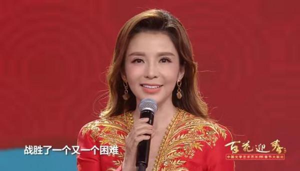 春晚主持人陣容官宣，新舊結合，張若昀跨界做主持，和唐藝昕同框