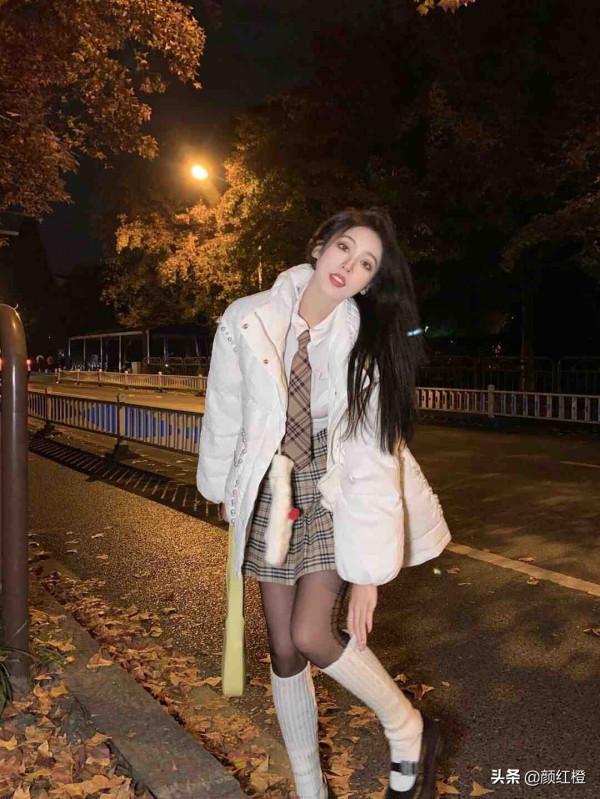 小個子女生不要愁？冬天試試這些穿搭小技巧，顯高顯瘦又時髦