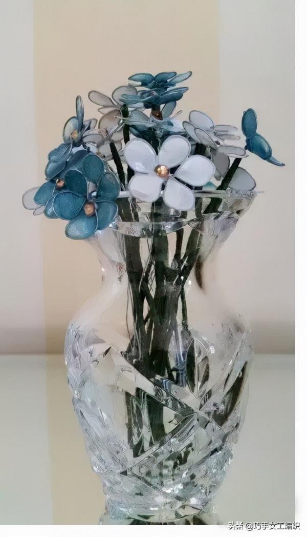 指甲油過期了或不想用了，那就用來做花花飾品吧，