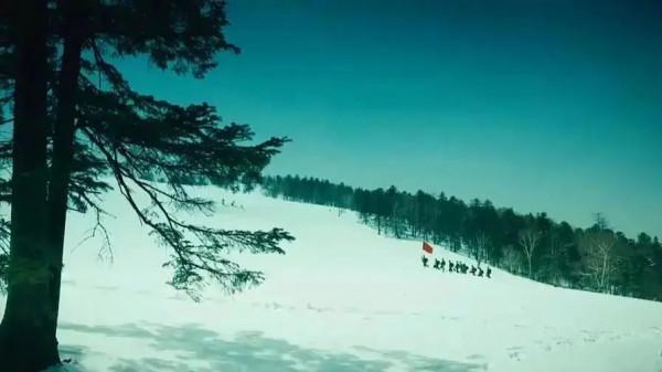 這部電視劇太有年代感了，攝影人不願放過每一幀