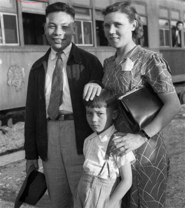 蔣介石首任侍衛長王世和揭秘：蔣家內部的恩怨糾葛