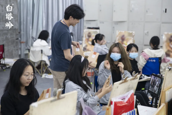 心有光華月自明 | 中秋佳節,白塔嶺的家人們節日快樂 心有光華月自明 | 中秋佳節,白塔嶺的家人們節日快樂