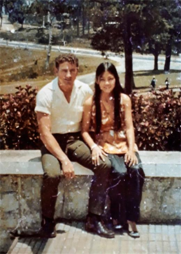 越戰時期，越南女子與美國士兵生下女兒，分離44年後母女終於重逢